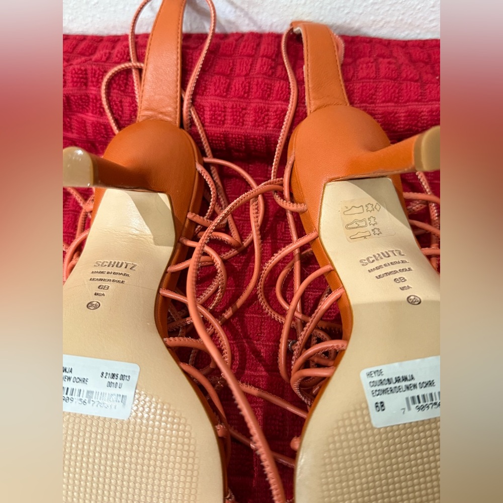 SCHUTZ • Heyde Sandal in New Ochre size 6B. - Picture 8 of 8